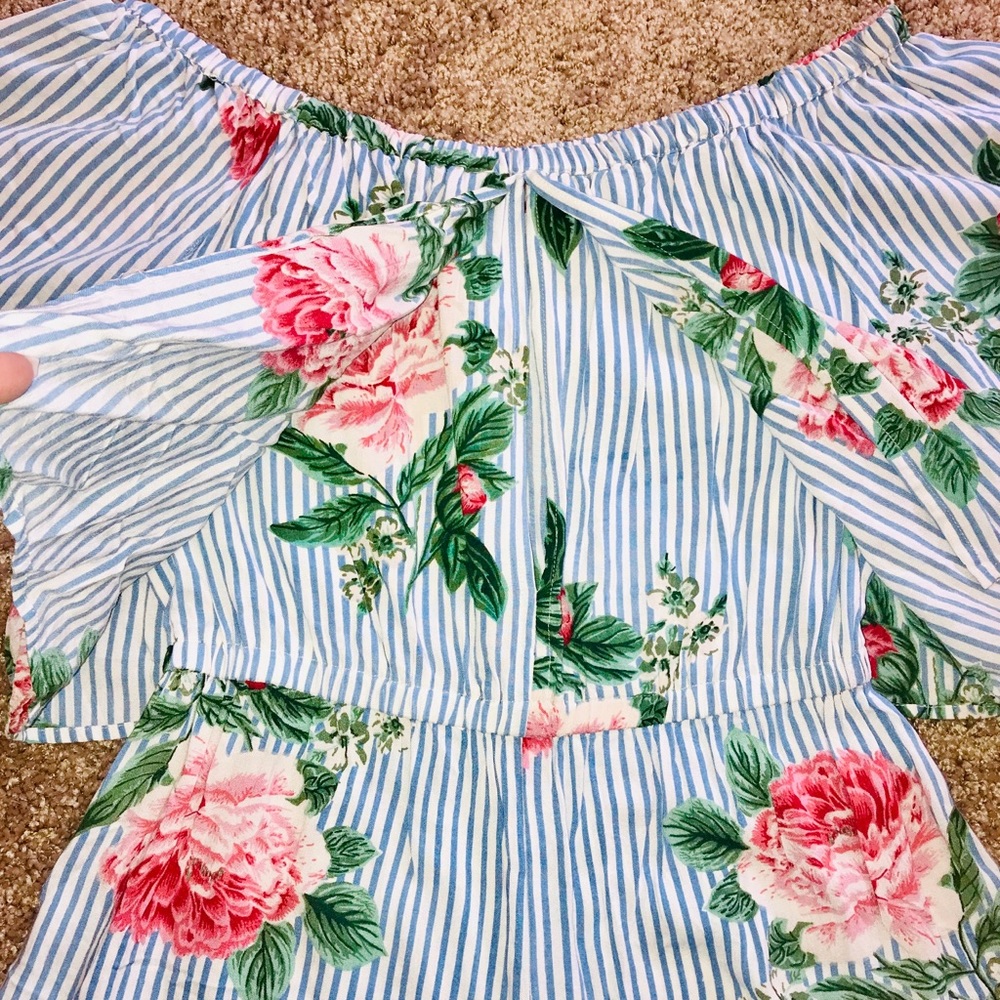 Off Shoulder Floral Romper - Picture 3 of 4
